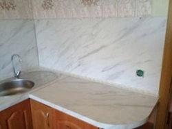 Mətbəx Interyerində Levanto Ağ Yumurtalı Mərmər