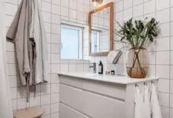 Banyoning ichki qismidagi Skandinaviya uslubi