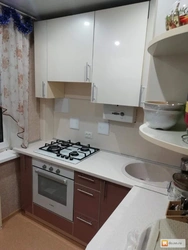 Кухни в хрущевке с газовой колонкой и холодильником фото 5
