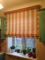 Рымскія шторы на пластыкавыя вокны на кухню фота
