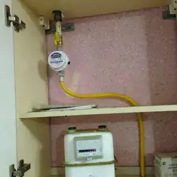 Газовый счетчик спрятать на кухне фото идеи