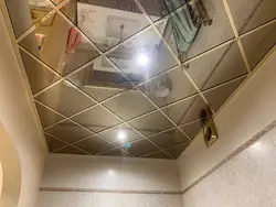 Ванна фотосуретіндегі кассеталық төбе