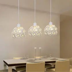 Çilçıraqlı Bir Ev Mətbəxinin Fotoşəkili