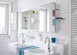 Interyerdə vanna otağı üçün asma şkaf