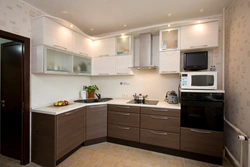 Design Of Two-Tone Corner Kitchens