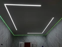 LED işıqlandırma ilə yataq otağı üçün asma tavan fotoşəkillərinin növləri