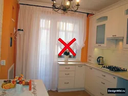 Balkon eshigi bilan oshxona dizayni