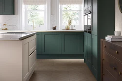 Ошхона сабз бо countertops чӯбӣ дар дохили