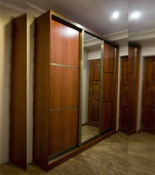 Дизайн прихожей в квартире со шкафом купе фото светлых тонах