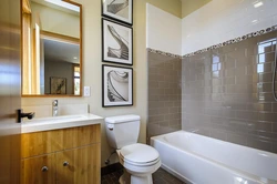 Tiles In The Bathroom Do Not Reach The Ceiling Photo