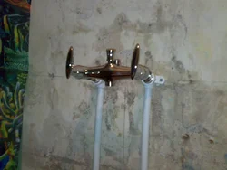 Photo of how to install faucets on a bathtub
