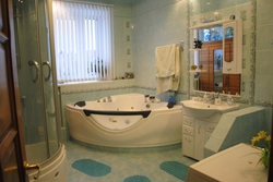 Bathtub with jacuzzi design in the apartment
