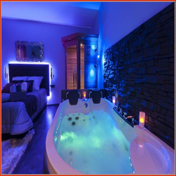 Bathtub with jacuzzi design in the apartment