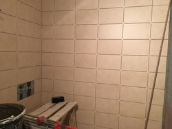 How to tile a bathroom design