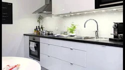 Белая Кухня С Серой Столешницей И Фартуком В Интерьере Фото