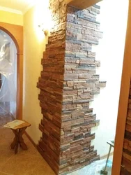 Сәндік тастан жасалған бұрыштық пәтер фотосы