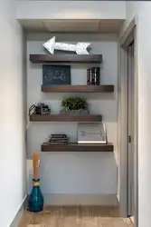 Koridor divarı üçün rəf dizaynı