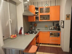 Kichkina oshxona uchun mebel fotosurati 6 m