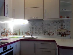 Разные фартуки на кухне фото