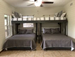 Room design for 2 beds