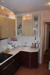 Бұрышта тауашасы бар ас үй дизайны