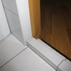 Installing a bathroom door photo