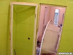 Hamam qapısının fotoşəkili quraşdırılması