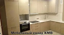 Mətbəx interyerində kral opal tezgahı