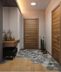 Kiçik bir koridor fotoşəkilində döşəmə dizaynı