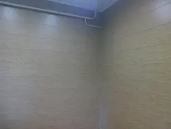 MDF панельдерімен жабылған ас үй фотосуреті
