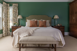 Color combination of wallpaper and curtains for the bedroom photo