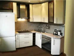 Design Of A Modern Small-Sized Corner Kitchen Photo