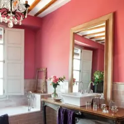 Combination of colors in the interior photo in the bathroom