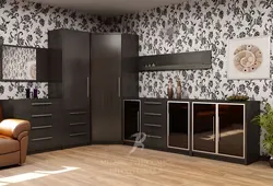 Қонақ бөлмесінің интерьеріндегі венге жиһазы және ағартылған емен
