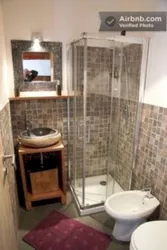Bathroom design in Khrushchev with a shower tray