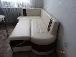 Ас үй диванының дизайны шпалымен
