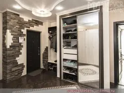 Interior hallway closet design