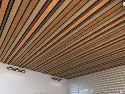Акс slats шифт дар ванна