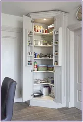 Kitchen design with corner cabinet and pantry