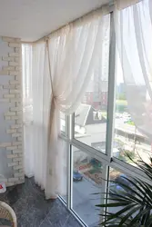 Цюль на балконе ў кватэры фота