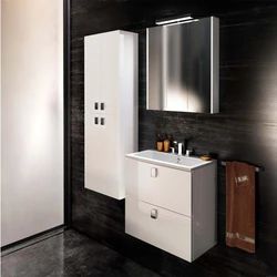 Kabinet Və Güzgü Fotoşəkili Ilə Vanna Otağı Lavabo