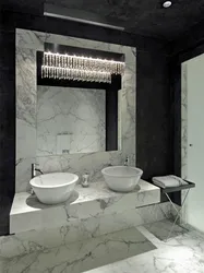 Hamam foto dizaynında qara və ağ mərmər plitələr