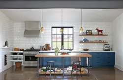 Loft üslubunda ağ mətbəx daxili