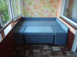 Диванчик на лоджии фото