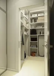 Фото гардеробной комнаты в квартире маленькой своими