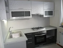 Кухня в брежневке 6 кв м с холодильником фото
