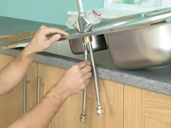 Як ставяць стальніцу на кухню фота