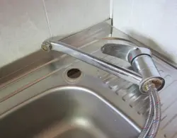 Mətbəx lavabo kranı fotoşəkili necə quraşdırmaq olar
