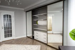 Bedroom closet door design