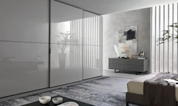 Bedroom closet door design